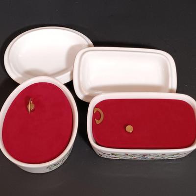 LOT 23: Franklin Mint 1984 Set of (6) 'World's Most Romantic Love Songs' Music Boxes