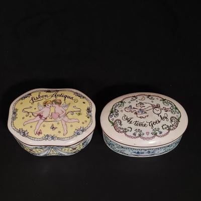 LOT 23: Franklin Mint 1984 Set of (6) 'World's Most Romantic Love Songs' Music Boxes