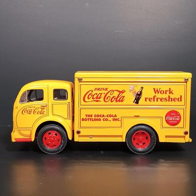 LOT 25: Danbury Mint Coca-Cola 1927 and 1966 Die-Cast Delivery Trucks