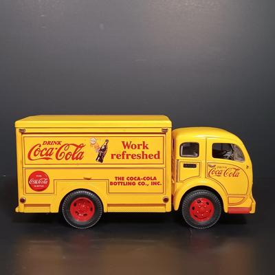 LOT 25: Danbury Mint Coca-Cola 1927 and 1966 Die-Cast Delivery Trucks