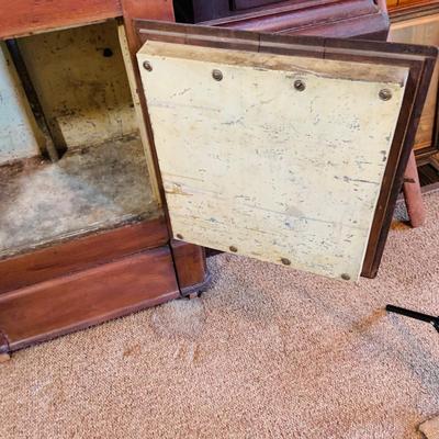 LOT 33: Antique/Early 20th Century Wood and Metal Icebox