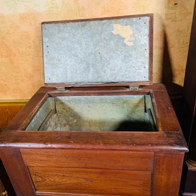 LOT 33: Antique/Early 20th Century Wood and Metal Icebox