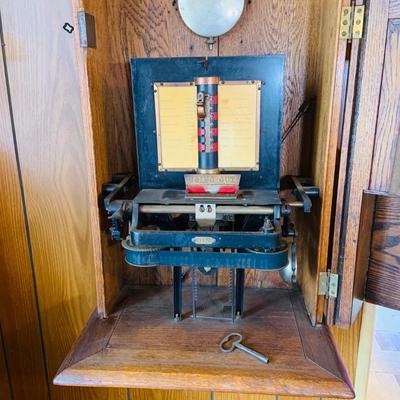 LOT 34: Antique Seth Thomas Time Recorder Clock -Time Card Machine