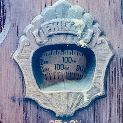 LOT44: Vintage Philco-Ford Model R-90 Tube Radio