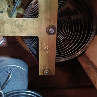 LOT 165: Sessions Wood Tambour Mantel Clock