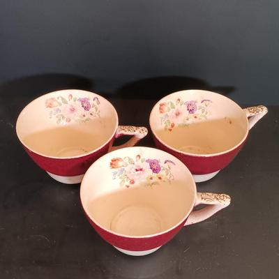 LOT 172: Royal Toreador China Collection