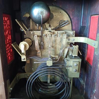 LOT 173: Antique Wood and Brass Bracket Clock