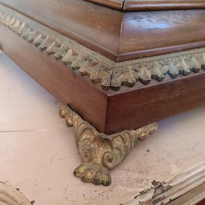 LOT 173: Antique Wood and Brass Bracket Clock