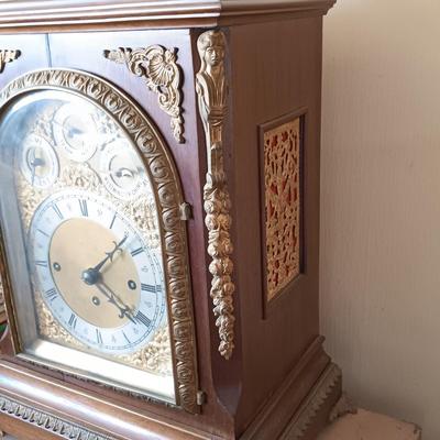 LOT 173: Antique Wood and Brass Bracket Clock