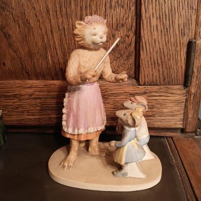 LOT 181: Large Collection of Cat-Themed Decor