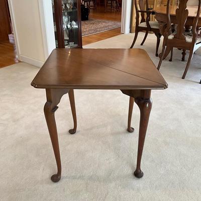 ST1162 Vintage Kittinger Colonial Williamsburg Drop Leaf Handkerchief Table
