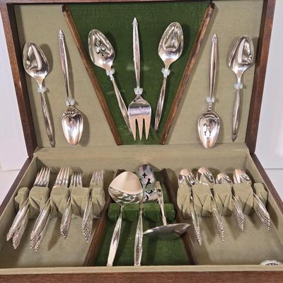 LOT 37D: 1847 Rogers Bros. Silverplate Flatware in Wooden Box