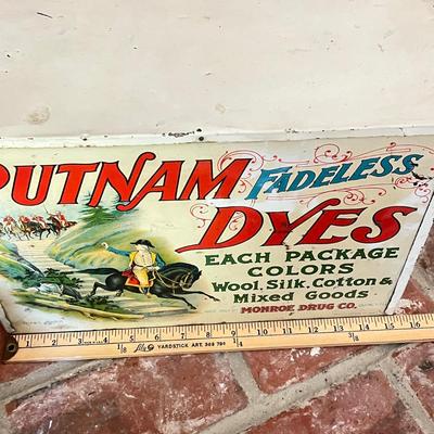 LOT 66F: Home Decor Lot - Vintage Tins and More