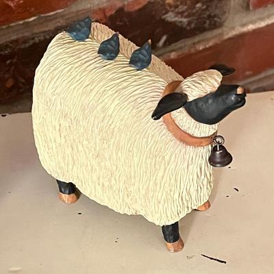 LOT 66F: Home Decor Lot - Vintage Tins and More