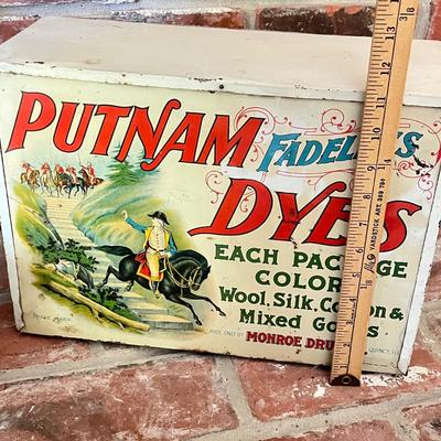 LOT 66F: Home Decor Lot - Vintage Tins and More