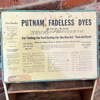 LOT 66F: Home Decor Lot - Vintage Tins and More