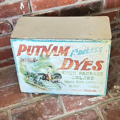 LOT 66F: Home Decor Lot - Vintage Tins and More