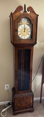 LOT 70F: Vintage Grandfather Clock