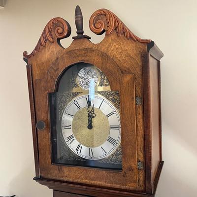 LOT 70F: Vintage Grandfather Clock