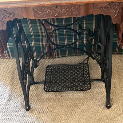 LOT 72F: Antique New Home Sewing Machine w/ Table and Cover
