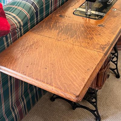 LOT 72F: Antique New Home Sewing Machine w/ Table and Cover