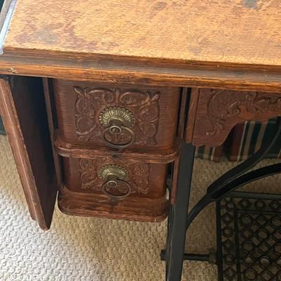 LOT 72F: Antique New Home Sewing Machine w/ Table and Cover