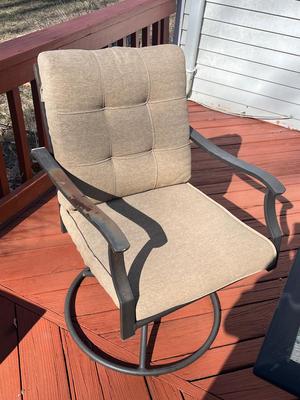 LOT 73P: Patio Table w/ 6 Chairs (2 Swivel), Cushions and Umbrella Stand