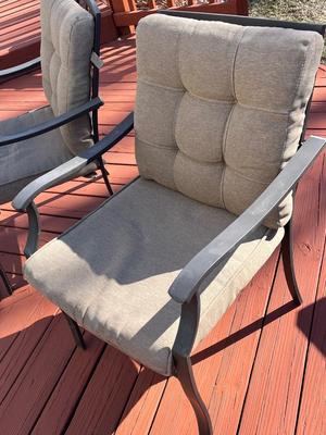 LOT 73P: Patio Table w/ 6 Chairs (2 Swivel), Cushions and Umbrella Stand