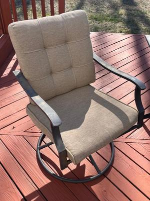 LOT 73P: Patio Table w/ 6 Chairs (2 Swivel), Cushions and Umbrella Stand