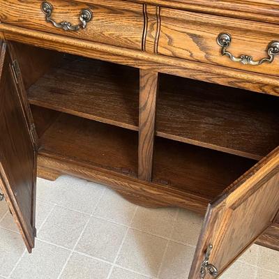 LOT 75K: Vintage Kitchen / Dining Hutch / China Cabinet