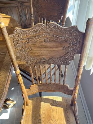 LOT 76K: Kitchen / Dining Claw-Foot Table w/ 6 Chairs