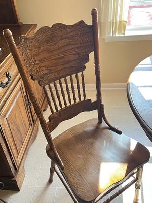 LOT 76K: Kitchen / Dining Claw-Foot Table w/ 6 Chairs