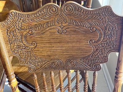 LOT 76K: Kitchen / Dining Claw-Foot Table w/ 6 Chairs