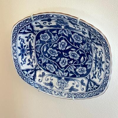 LOT 81D: Blue and White Pattern Decorative Wall Plates - Spode and More