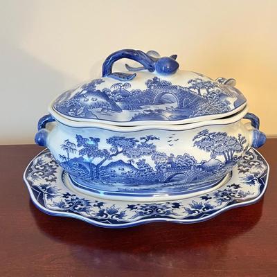 LOT 85D: Blue and White Patterned Soup Tureen, Platter and Ladle