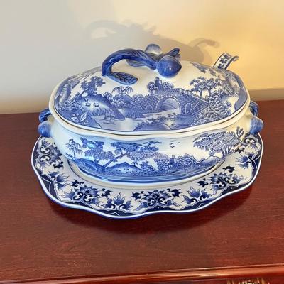 LOT 85D: Blue and White Patterned Soup Tureen, Platter and Ladle
