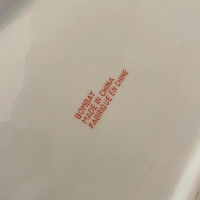 LOT 85D: Blue and White Patterned Soup Tureen, Platter and Ladle