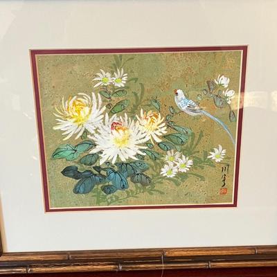 LOT 90D: Floral Themed Home Decor - Wall Hangings, Vase and More