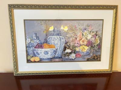 LOT 90D: Floral Themed Home Decor - Wall Hangings, Vase and More
