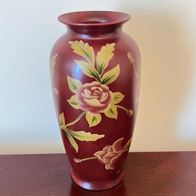 LOT 90D: Floral Themed Home Decor - Wall Hangings, Vase and More