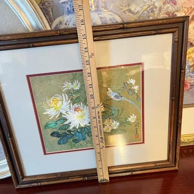 LOT 90D: Floral Themed Home Decor - Wall Hangings, Vase and More