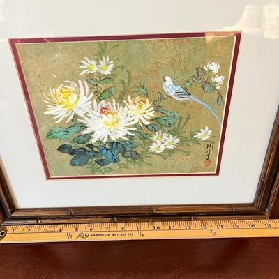 LOT 90D: Floral Themed Home Decor - Wall Hangings, Vase and More