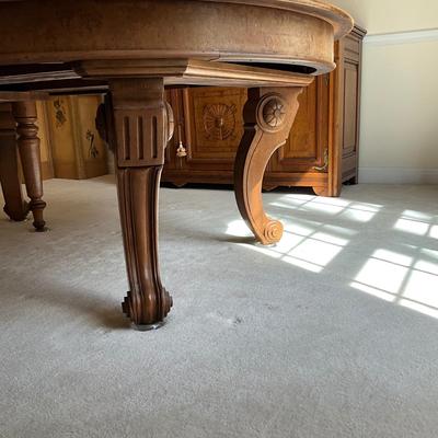 D1169 Large Victorian Oval Dining Room Table with extension leaves