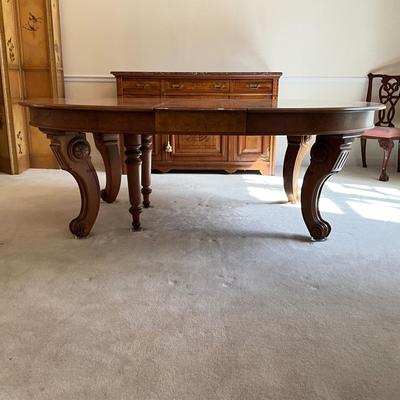 D1169 Large Victorian Oval Dining Room Table with extension leaves