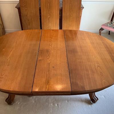 D1169 Large Victorian Oval Dining Room Table with extension leaves