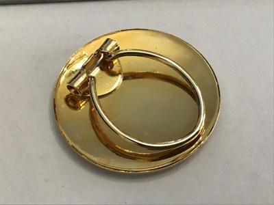 Gold Tone Embossed Scarf Clip