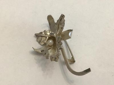 Vintage Sterling Brooch with Genuine Pearl