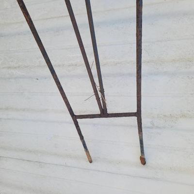 Three Metal Trellises (Y-EL)