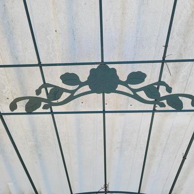Three Metal Trellises (Y-EL)