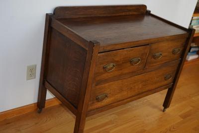 EARLY 1900'S SMALLER SCALE SERVER W THREE DRAWERS.